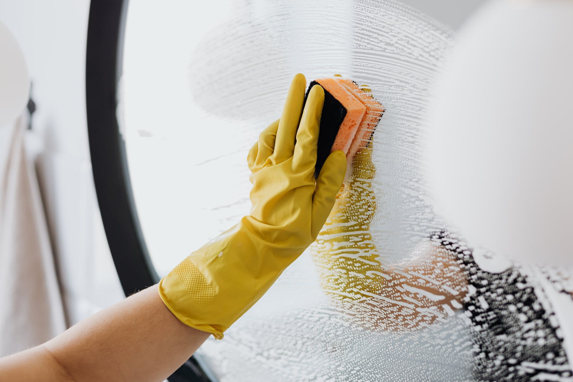 Mirrors glass cleaning service